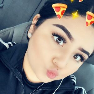 Meet your Posher, Briana